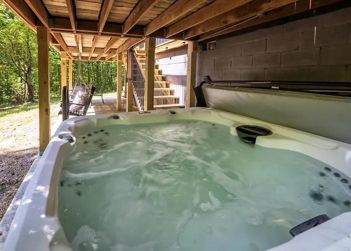 Modern Hot Tub & Shawnee Forest Access * Goreville
