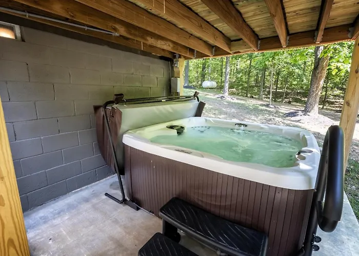 Modern Hot Tub & Shawnee Forest Access Hébergement de vacances