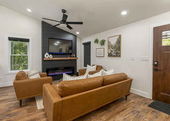 Modern Hot Tub & Shawnee Forest Access * Goreville