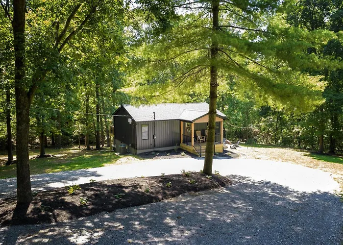 Modern Hot Tub & Shawnee Forest Access Hébergement de vacances *