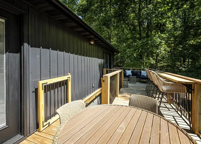 Modern Hot Tub & Shawnee Forest Access